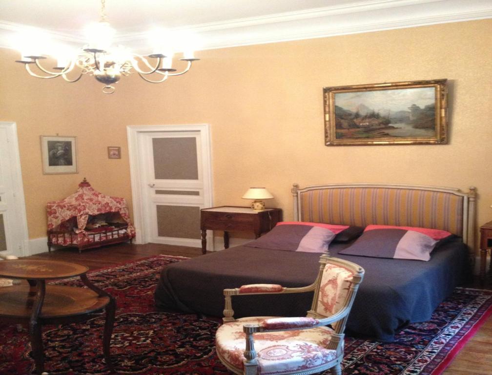 Chateau De Villars Villeneuve-sur-Allier Номер фото